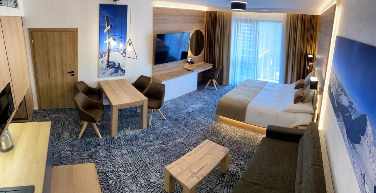 Luxusne Studia V Hoteli Akvamarin Bešeňová Exteriör bild